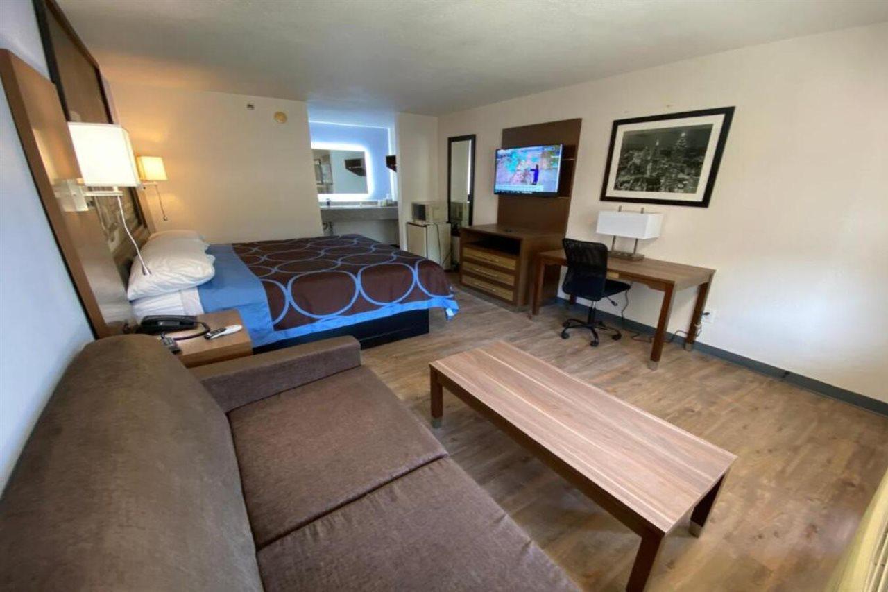 Super 8 By Wyndham Marietta/West/Atl Area Hotel Luaran gambar
