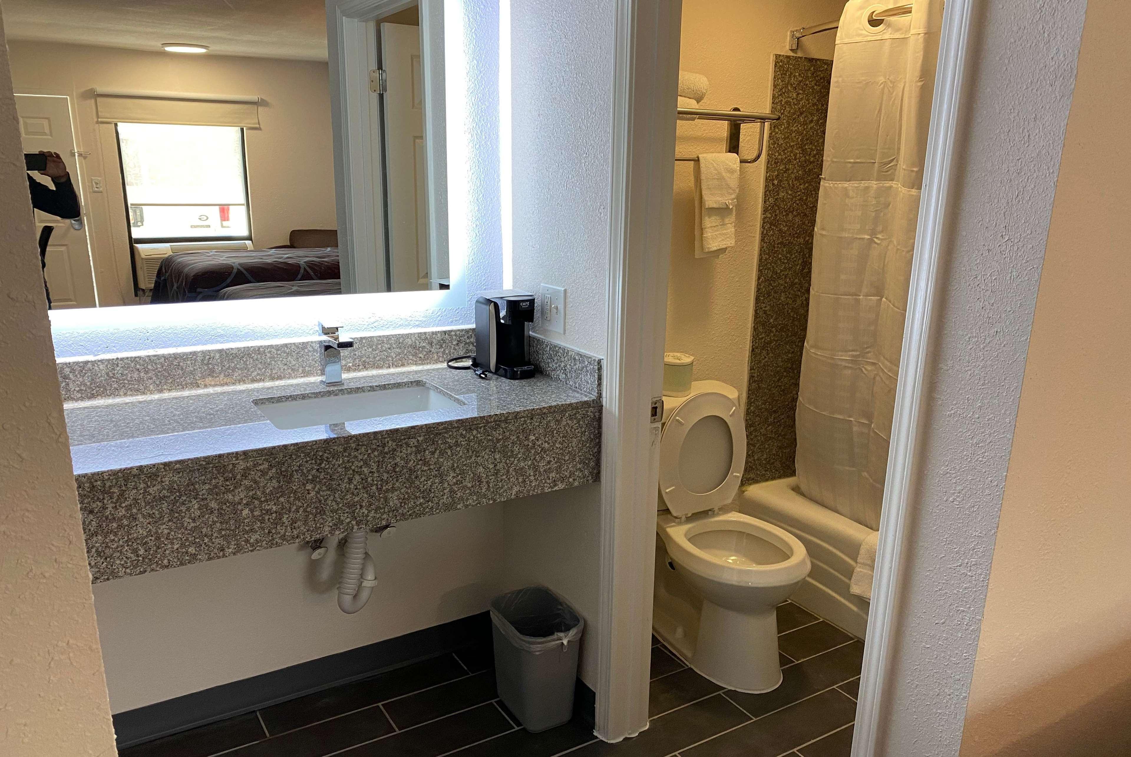 Super 8 By Wyndham Marietta/West/Atl Area Hotel Luaran gambar