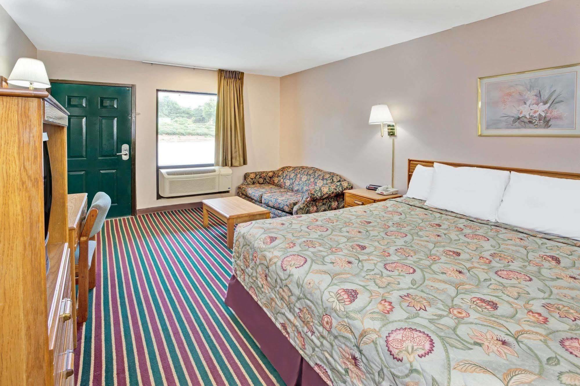 Super 8 By Wyndham Marietta/West/Atl Area Hotel Luaran gambar